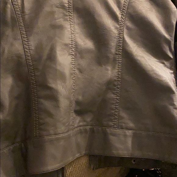 Women’s jacket - Picture 3 of 4